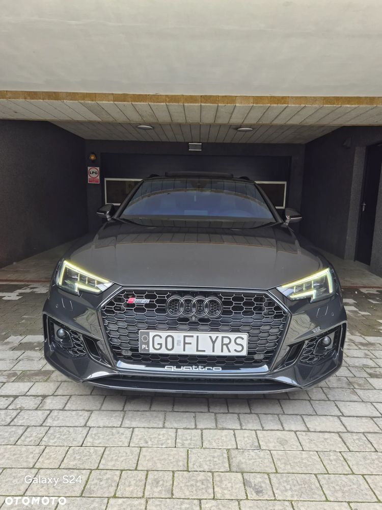 Audi RS4 Avant - 24
