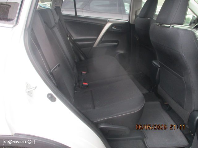 Toyota RAV4 2.0 D-4D Active - 9