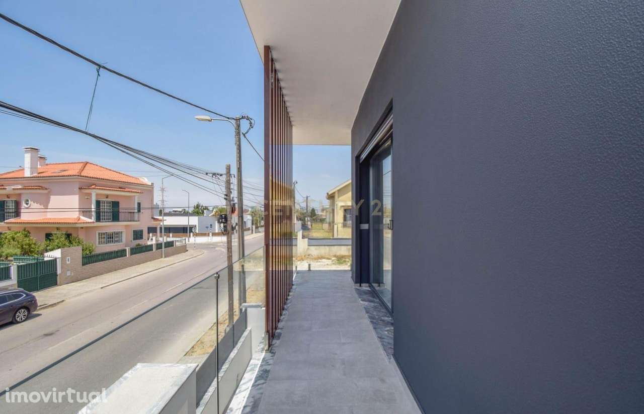 Moradia Nova T4 em Corroios, Seixal - 750.000€ - Grande imagem: 3/21
