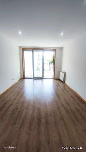 APARTAMENTO NOVO T-2 S/MOBILIA S/G HSJOAO - Grande imagem: 3/6