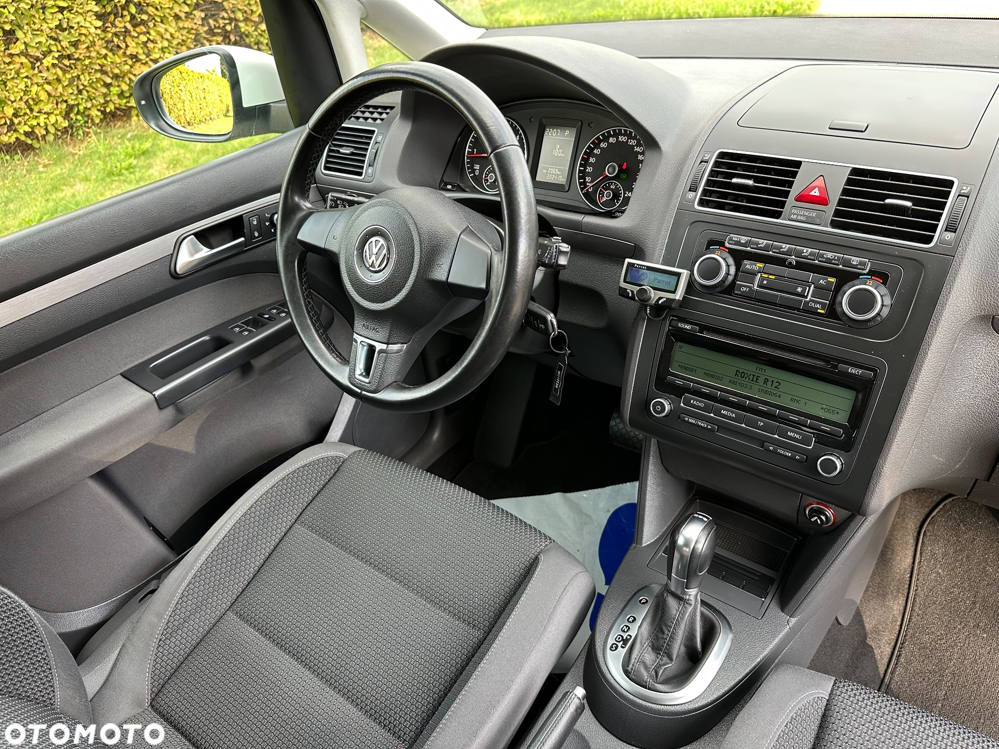 Volkswagen Touran 1.6 TDI DPF BlueMotion Technology DSG Highline - 4