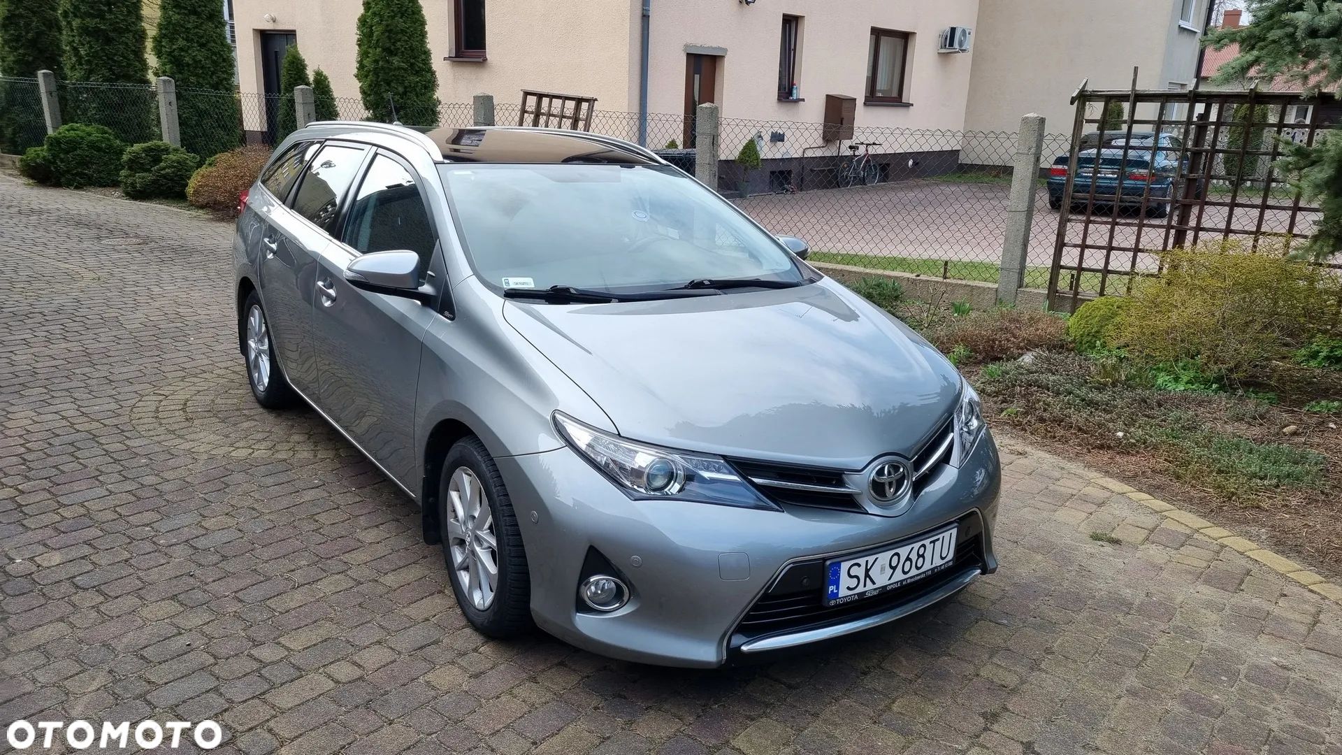 Toyota Auris 1.6 Premium - 1