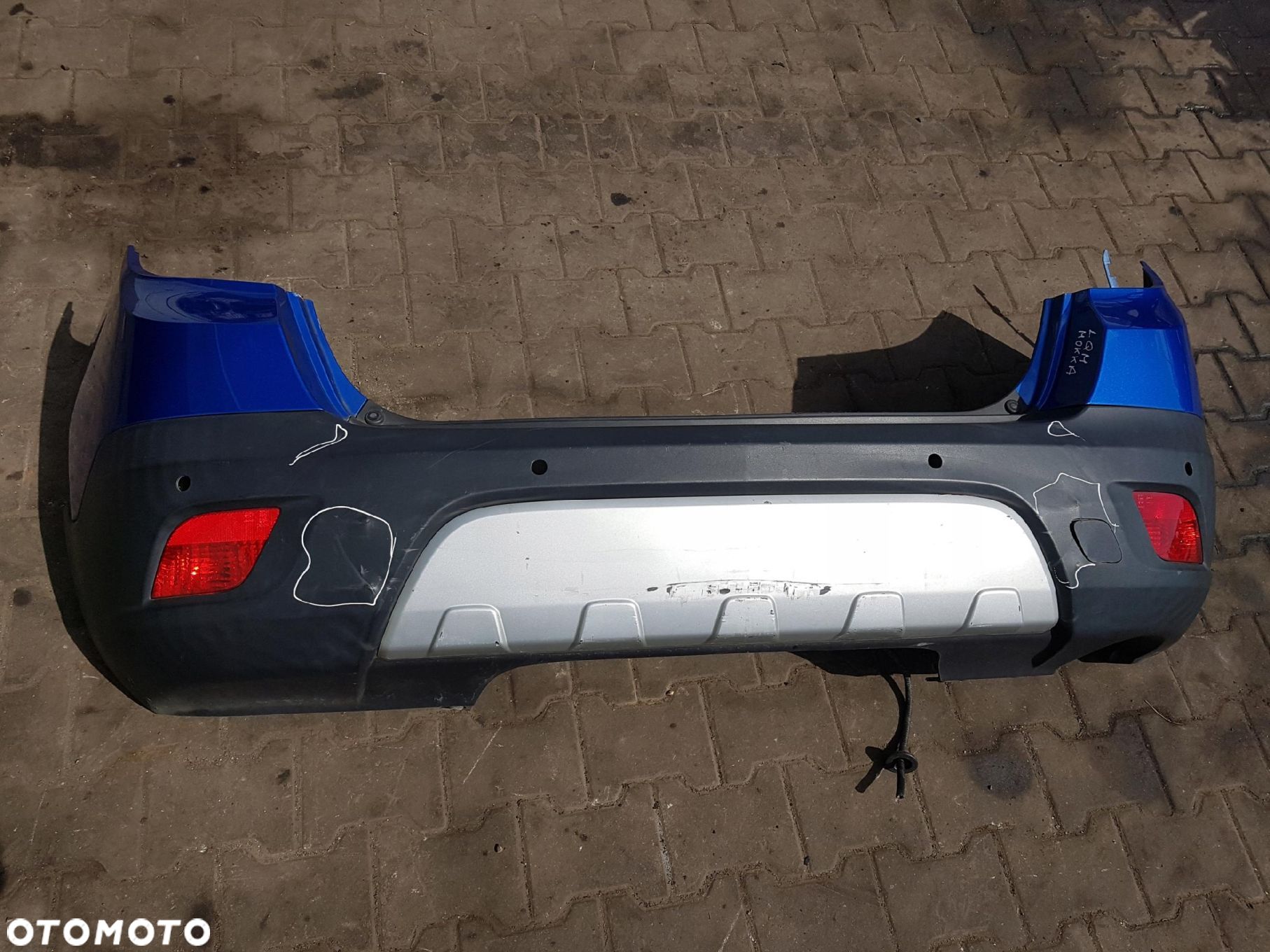 OPEL MOKKA I A 12-16r ZDERZAK TYŁ GQM - 1
