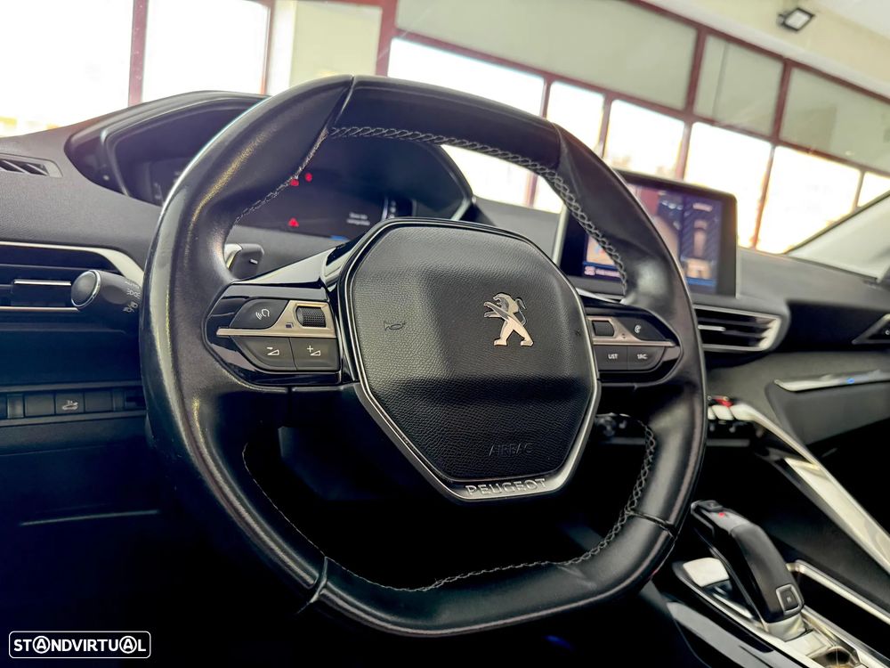 Peugeot 3008 1.2 PureTech Allure EAT6 - 21