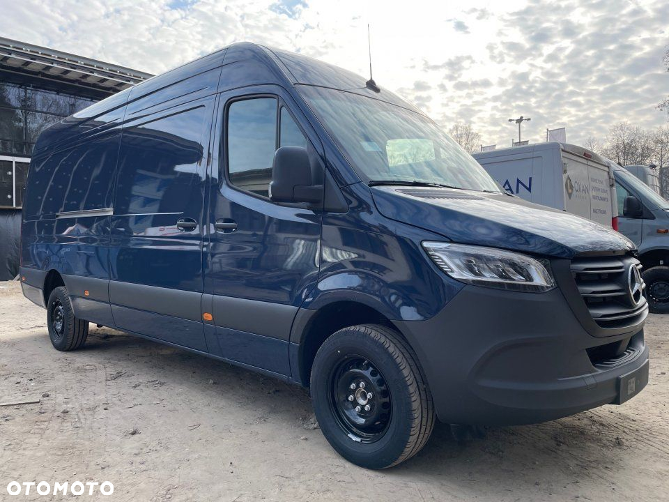 Mercedes-Benz Sprinter - 2