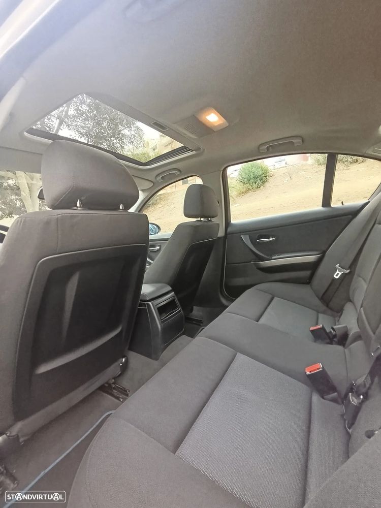 BMW 320 d Sport - 15