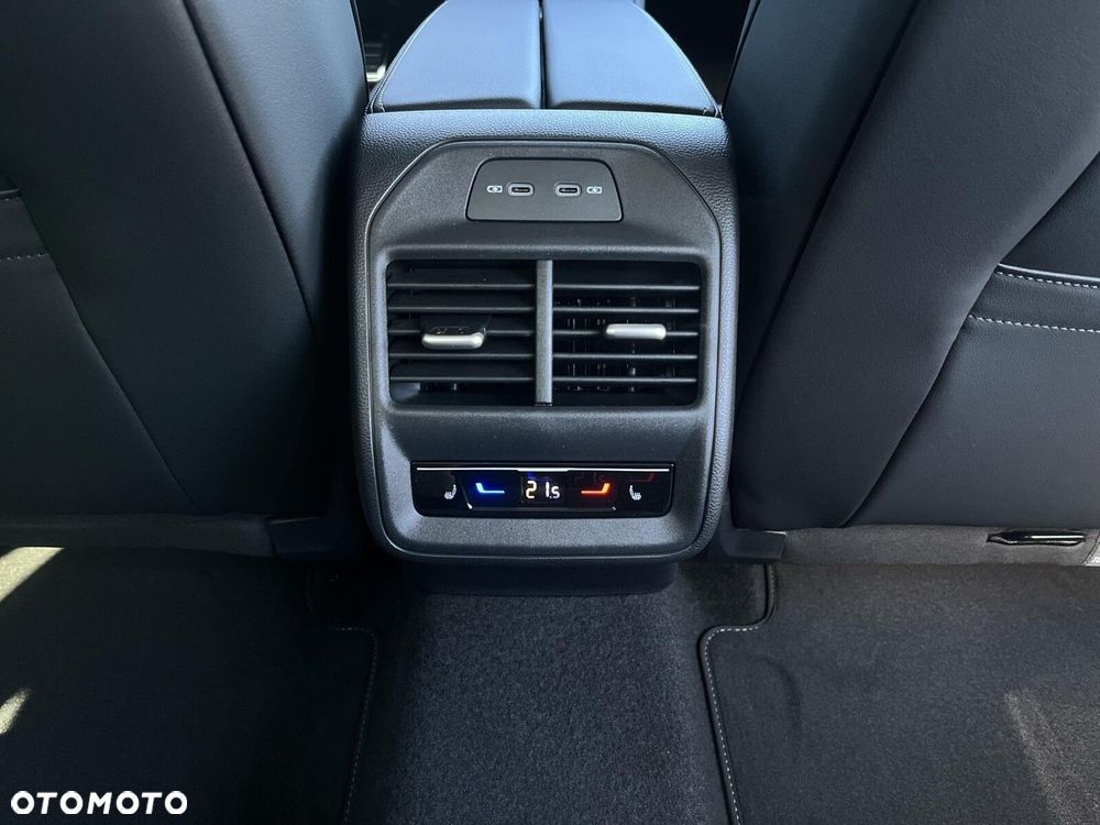 Volkswagen Passat 2.0 TSI 4Mot R-Line Plus DSG - 24
