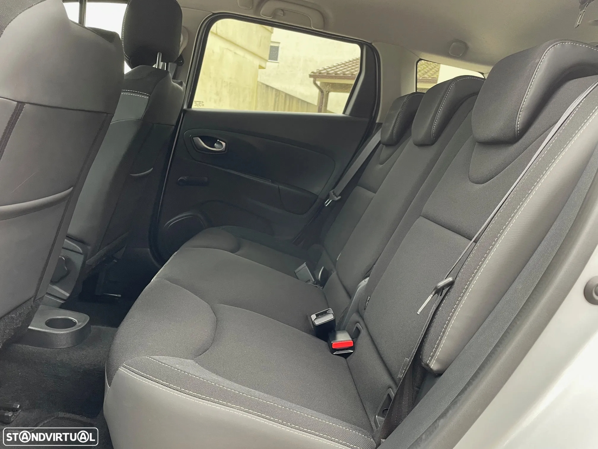 Renault Clio Sport Tourer 1.5 dCi Limited - 32
