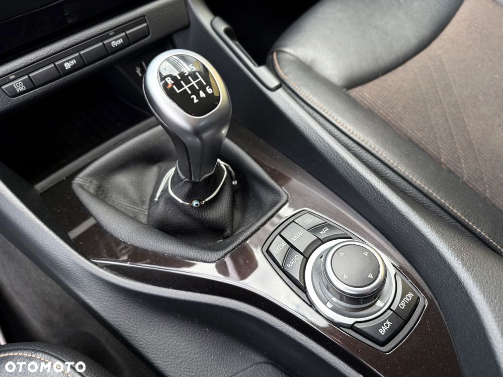 BMW X1 sDrive18d xLine - 25