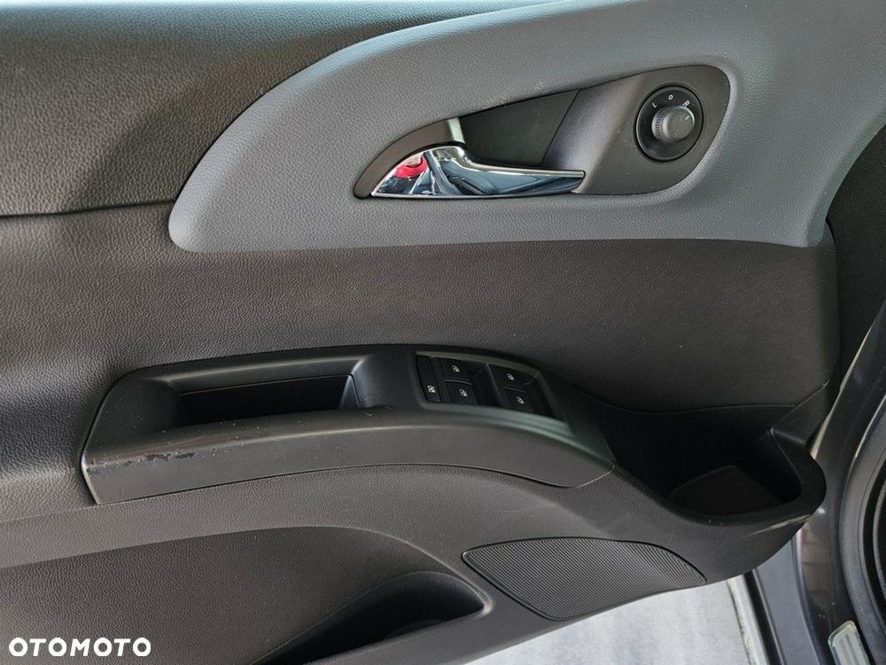 Opel Meriva - 11