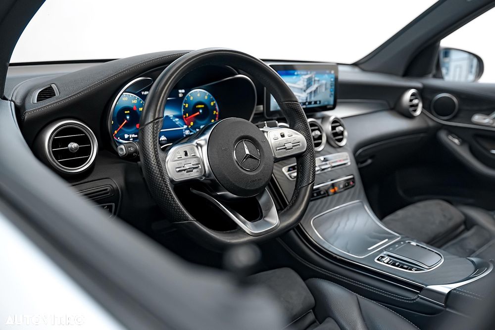 Mercedes-Benz GLC 300 4MATIC MHEV - 9