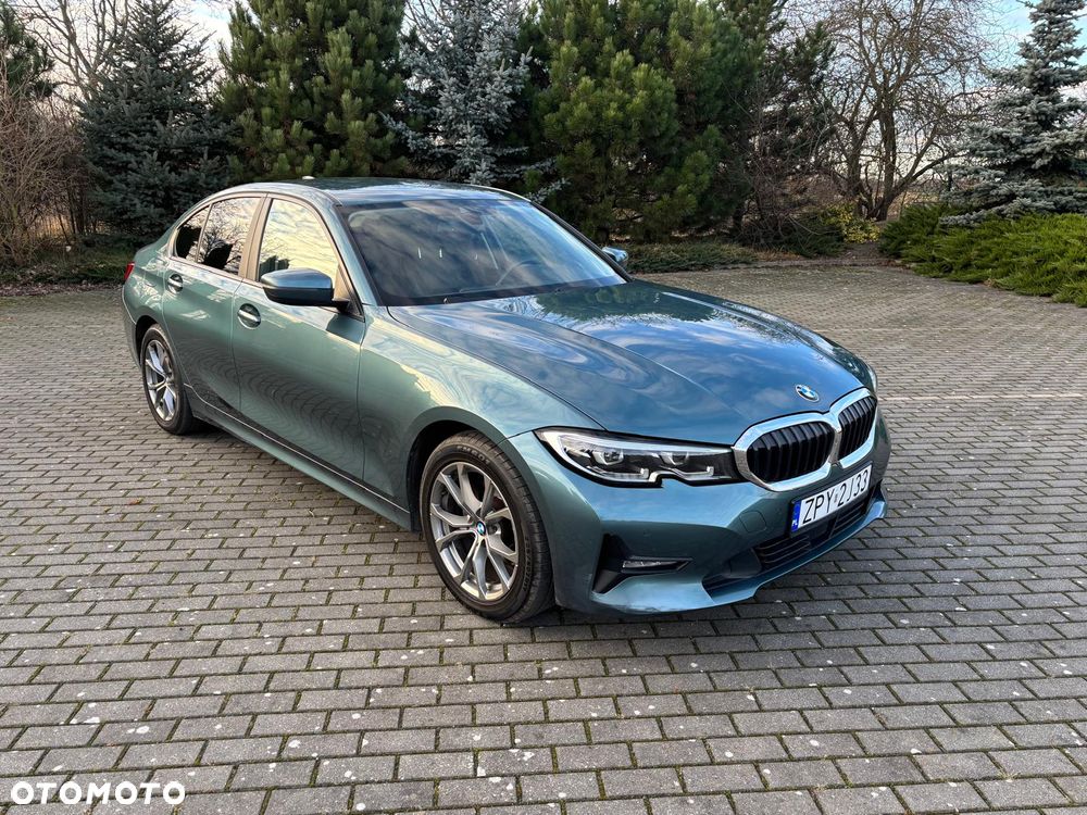 BMW Seria 3 320d mHEV - 12