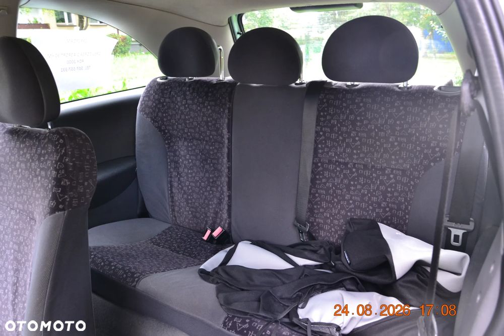 Opel Corsa 1.4 16V Sport - 12