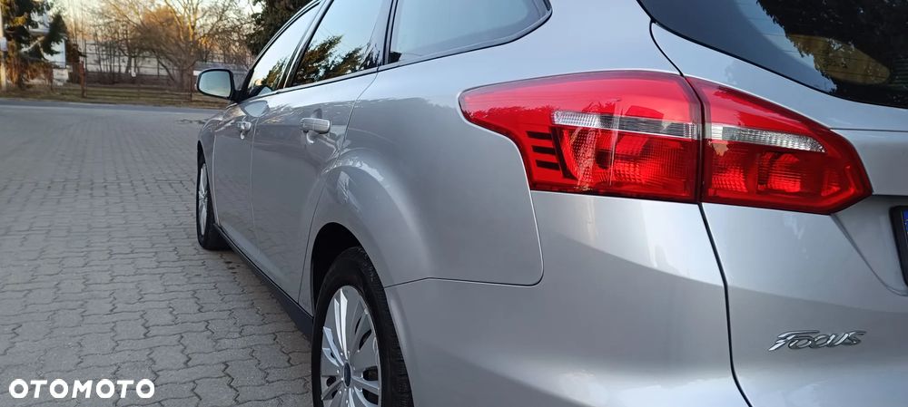 Ford Focus 1.5 TDCi SYNC Edition - 19