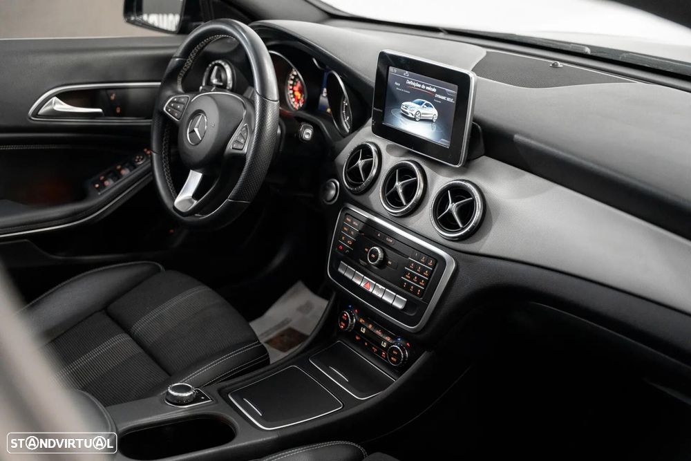 Mercedes-Benz CLA 200 d 7G-DCT Urban - 18