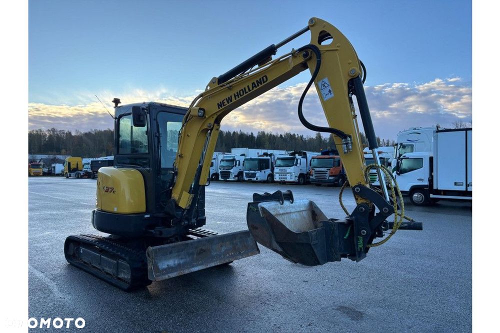 New Holland E37C + Quick Coupler + 2 BUCKETS + 1527h - 3