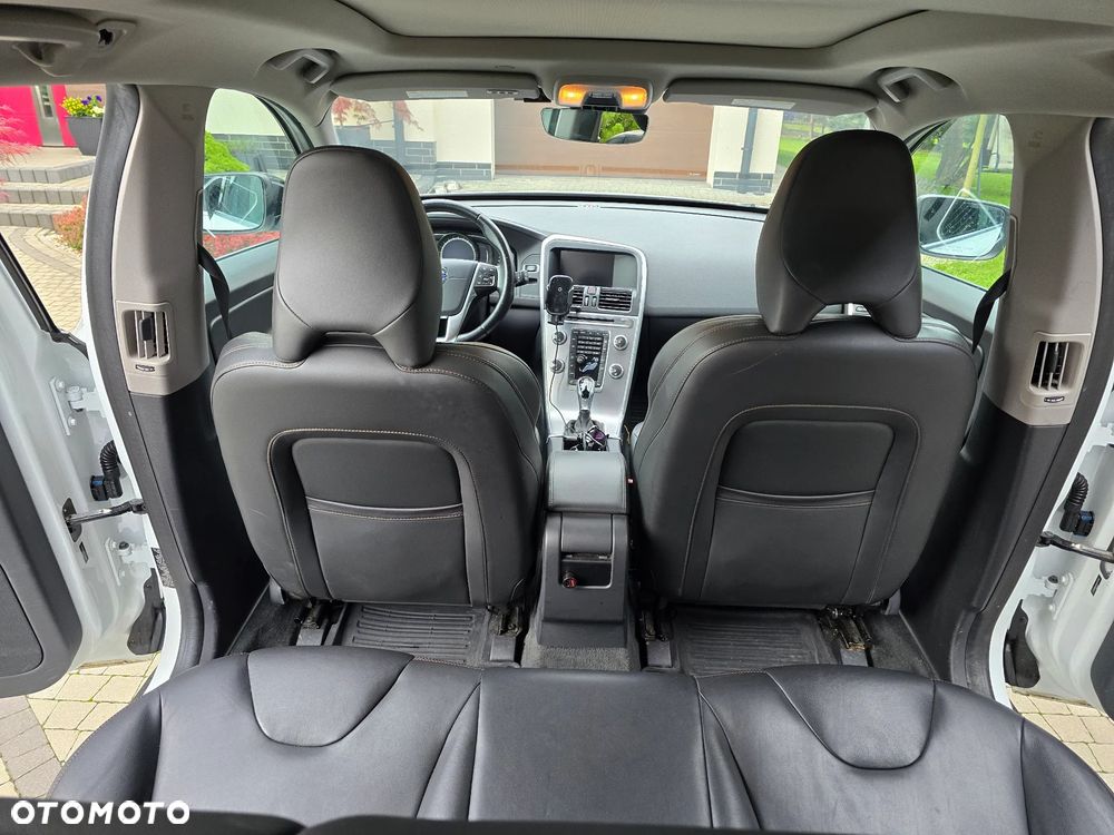 Volvo XC 60 T5 AWD Drive-E Momentum - 26