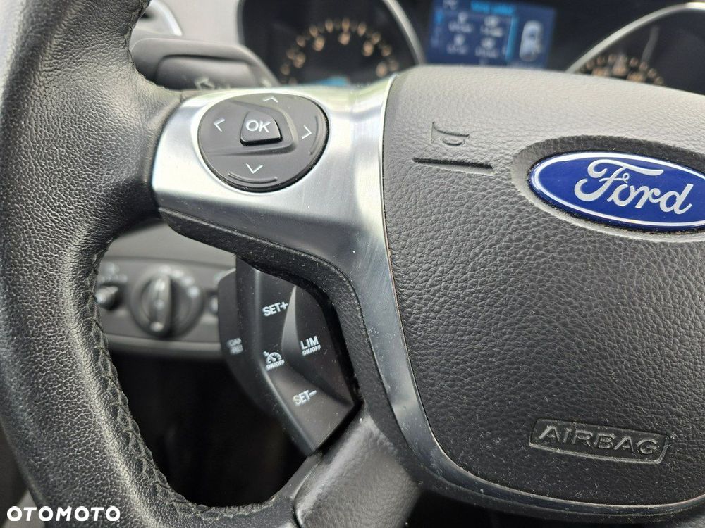 Ford Kuga 1.6 EcoBoost 2x4 Titanium - 14