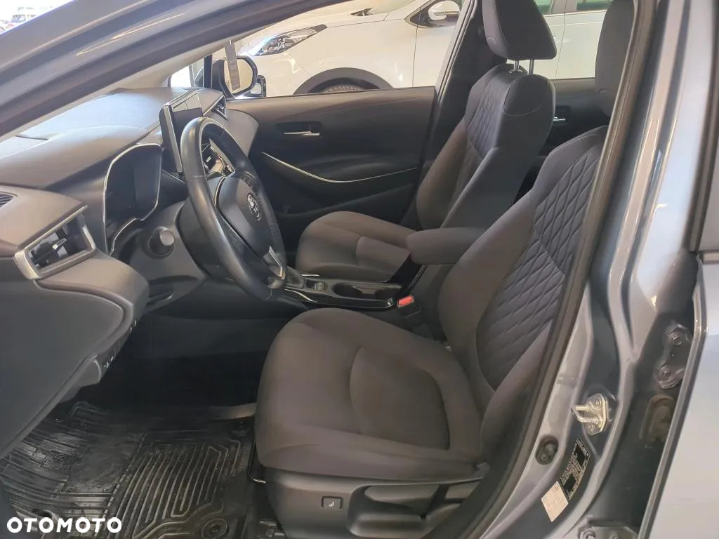 Toyota Corolla 1.8 Hybrid Comfort - 17