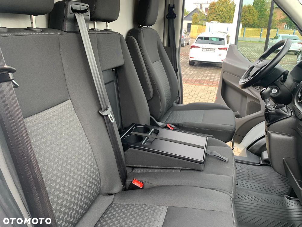 Ford TRANSIT 350 2,0 Ecoblue Trend 130KM L3H2 - 17