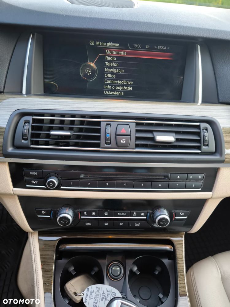 BMW Seria 5 520d xDrive Modern Line - 11