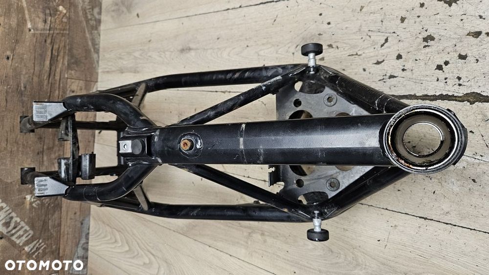 KTM 690 DUKE  rama   główna z papierami - 3