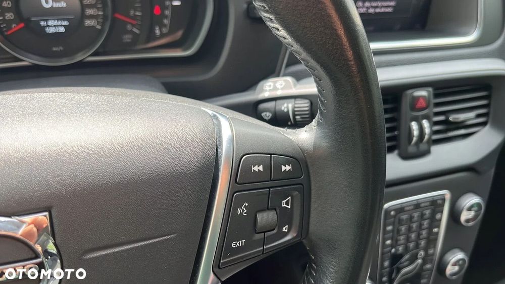 Volvo V40 D3 Drive-E Momentum - 19