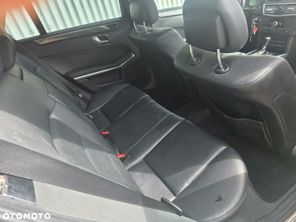 Mercedes-Benz Klasa E 220 CDI DPF BlueEFFICIENCY Automatik - 13