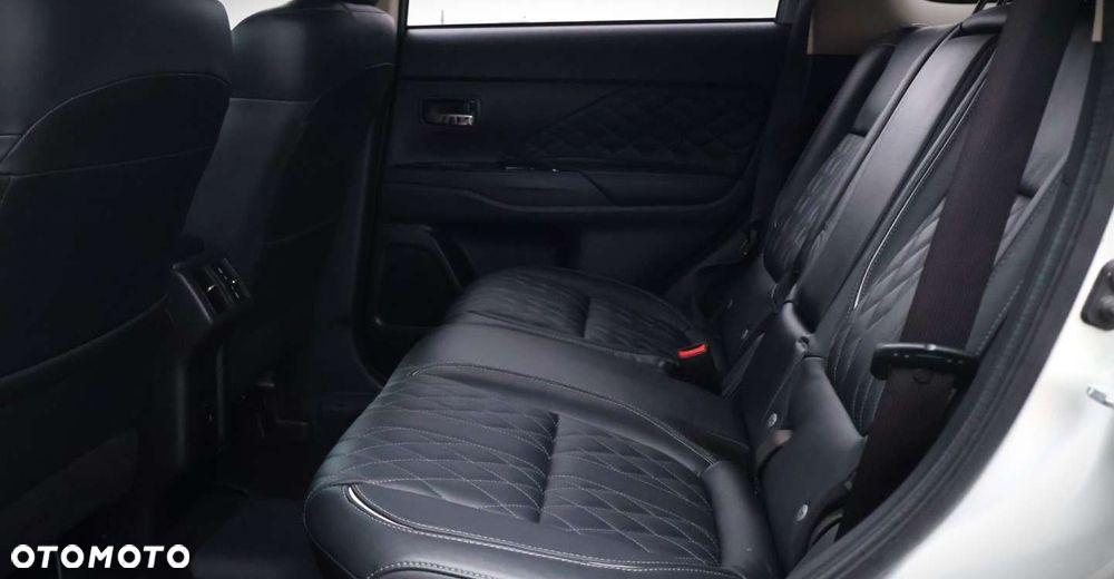Mitsubishi Outlander - 19