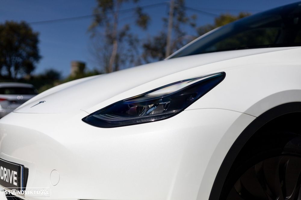 Tesla Model Y Standard RWD - 13