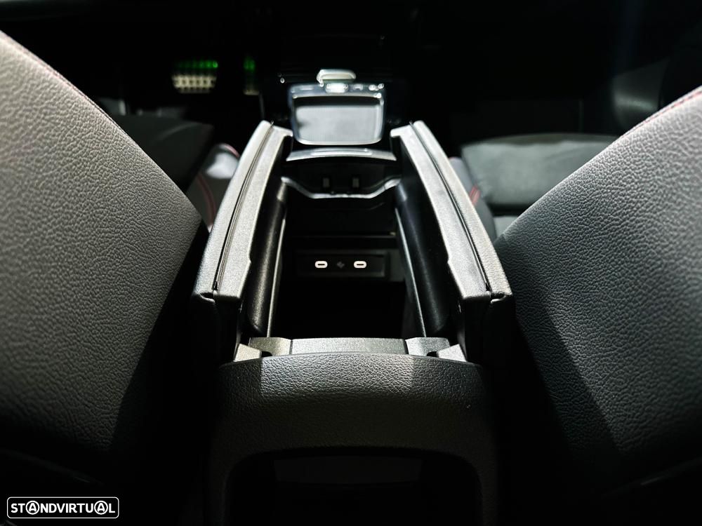 Mercedes-Benz CLA 250 e 8G-DCT AMG Line - 25