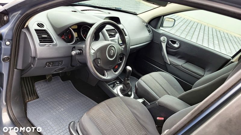 Renault Megane 1.5 dCi Authentique - 10