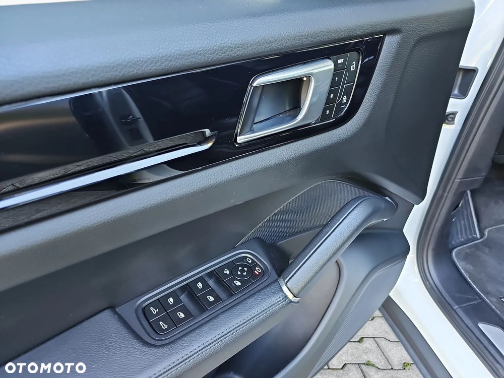Porsche Cayenne Tiptronic S - 34