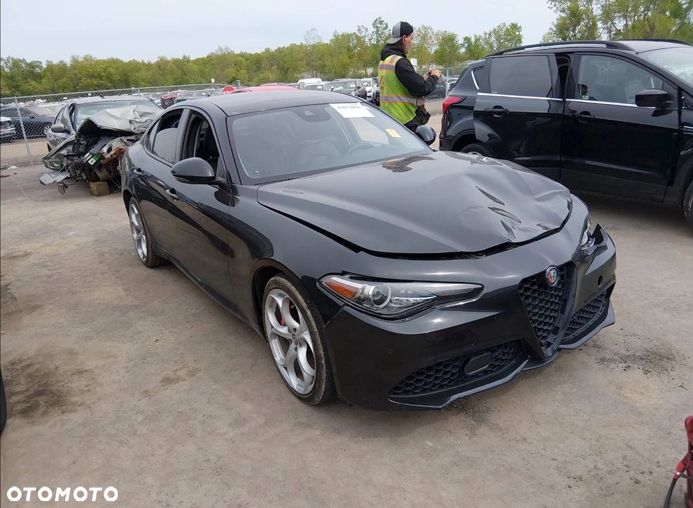 Alfa Romeo Giulia - 1