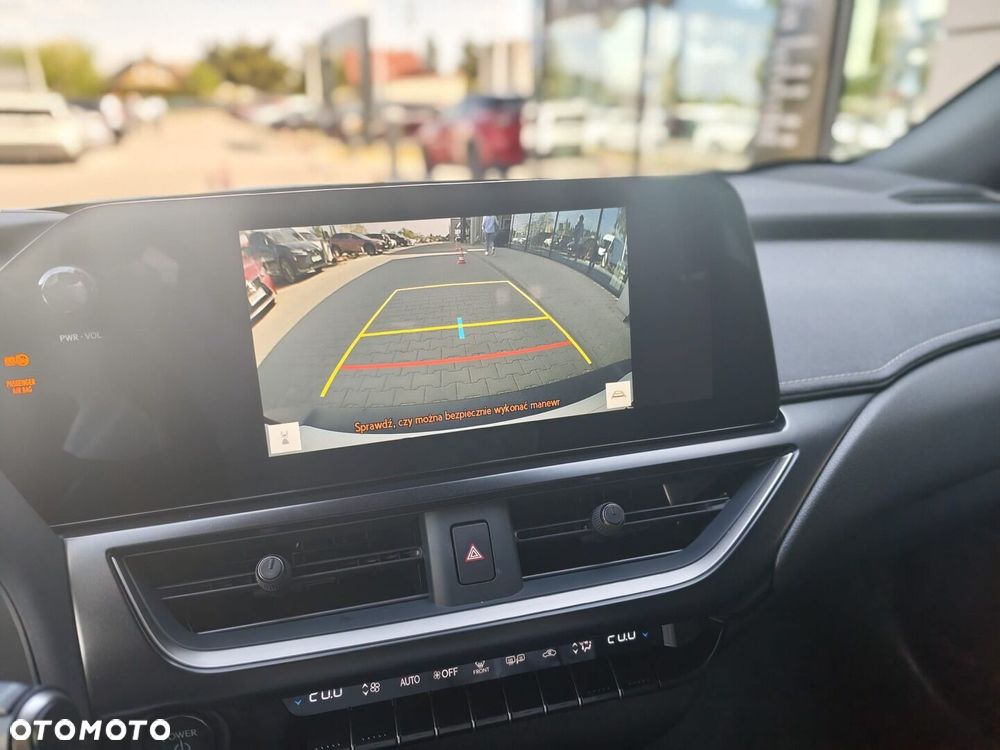Lexus UX - 26
