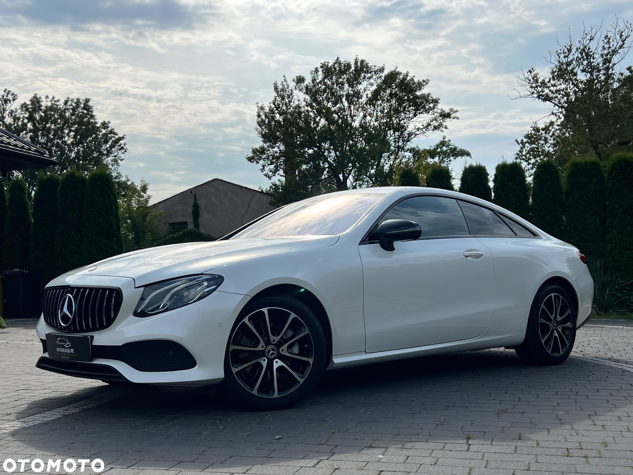 Mercedes-Benz Klasa E 220 d Coupe 9G-TRONIC - 8