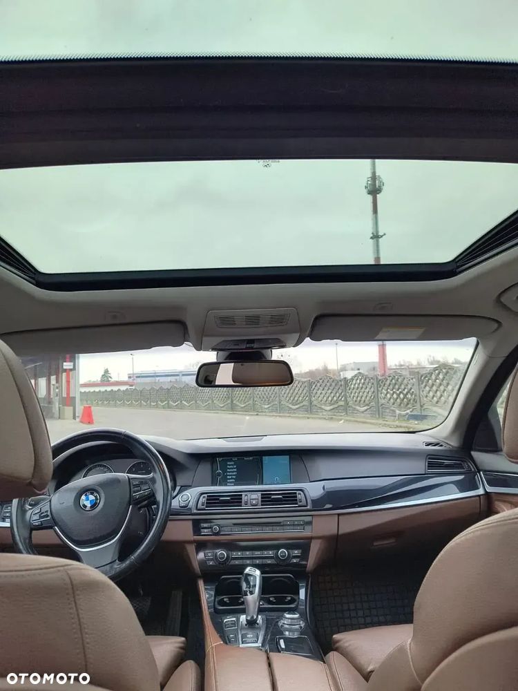 BMW Seria 5 525d xDrive - 17