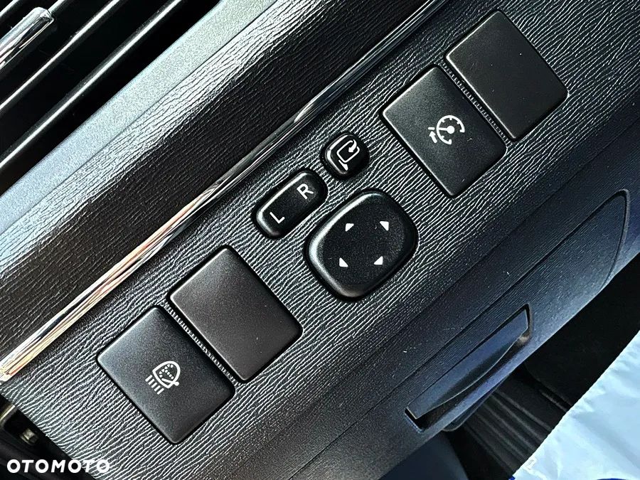 Toyota Avensis 2.0 D-4D Sol plus+NAVI - 20