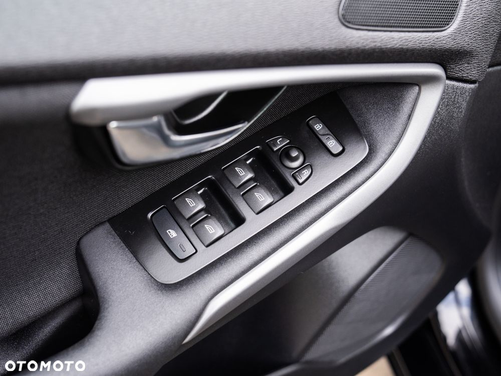 Volvo V40 D2 Kinetic - 29