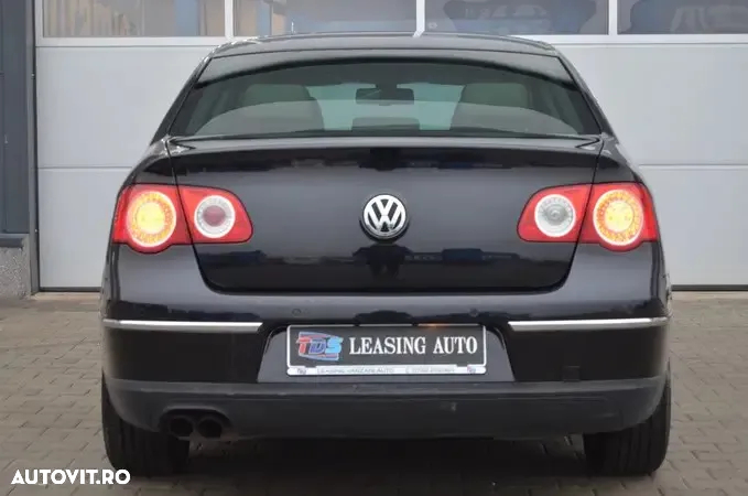 Volkswagen Passat 2.0 TDI DPF Blue TDI DSG Highline - 9