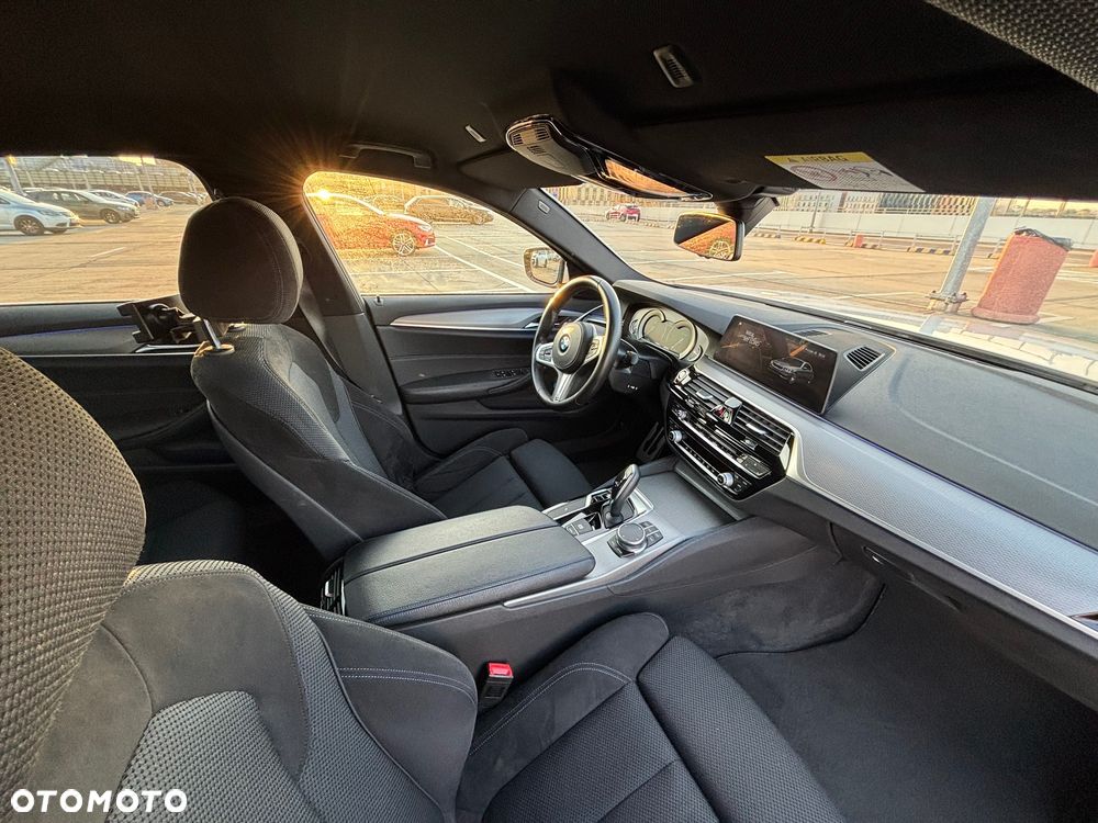 BMW Seria 5 520d xDrive - 16