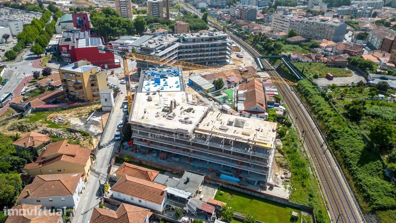 Apartamento T1 Novo c/ Lugar de Garagem em Santa Marinha (Coimbrões) - Grande imagem: 3/24
