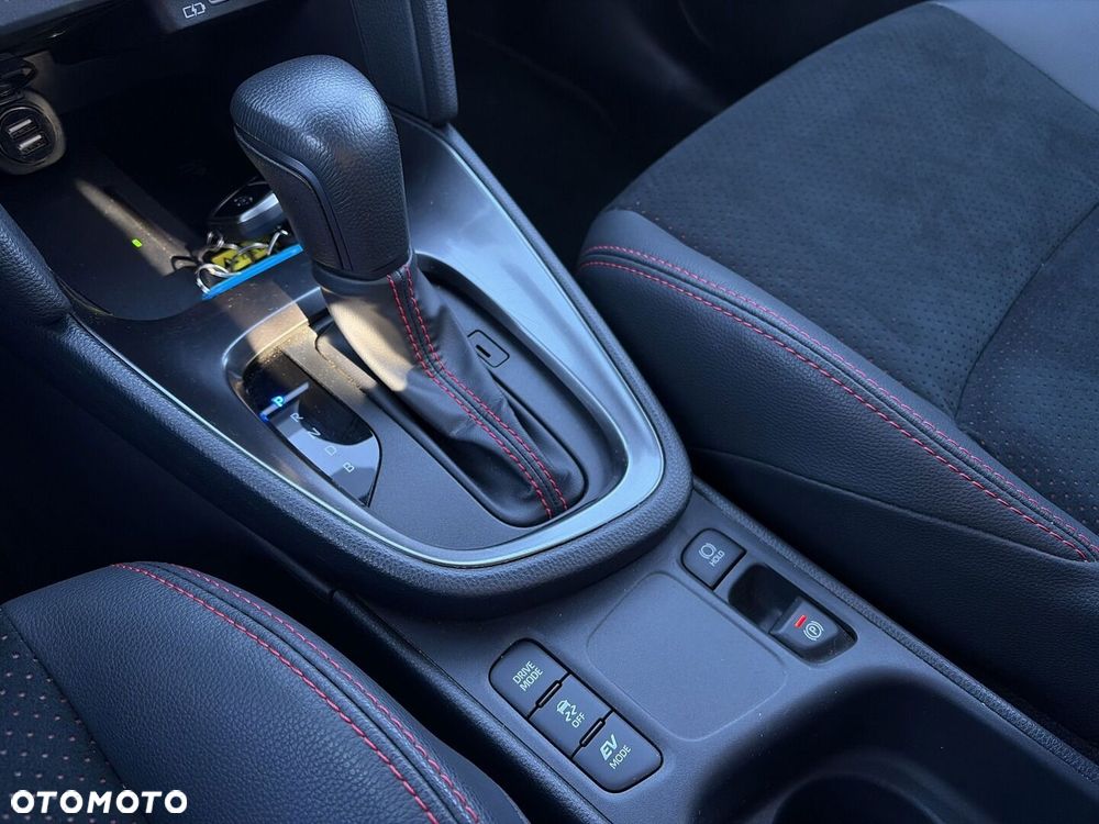 Toyota Yaris Cross Hybrid 1.5 GR Sport - 24