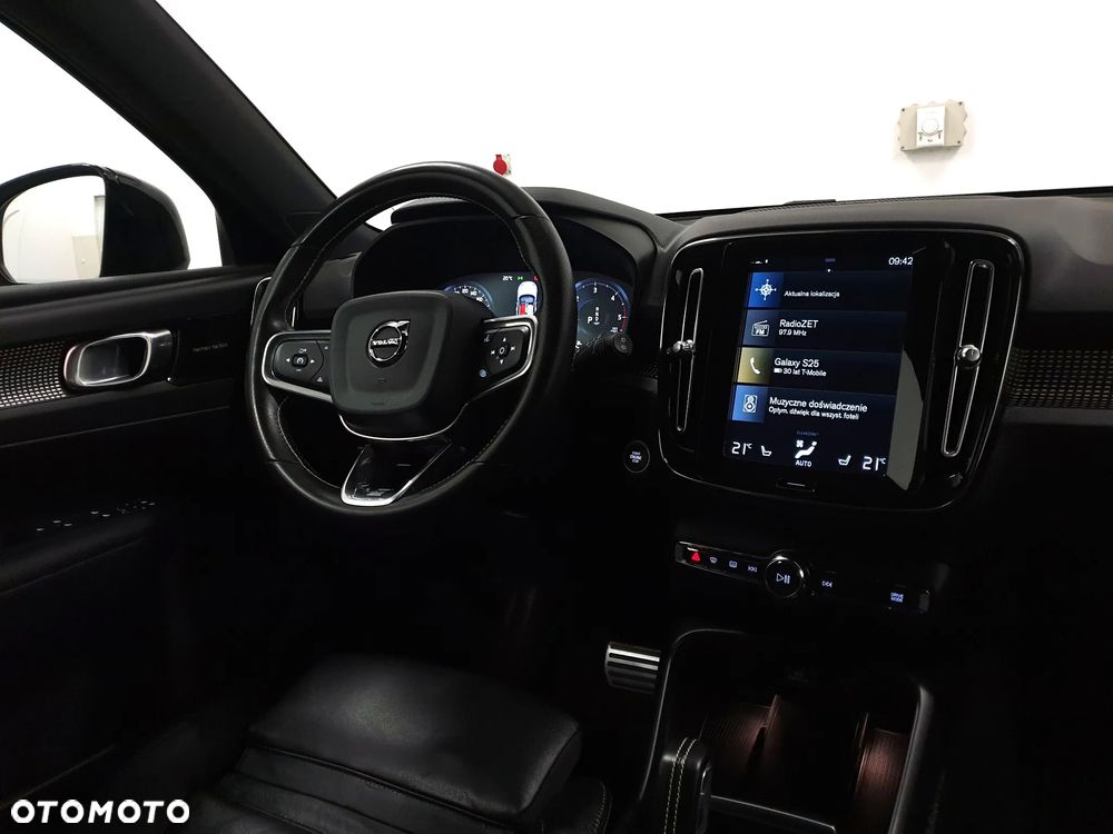 Volvo XC 40 D4 AWD R-Design - 2