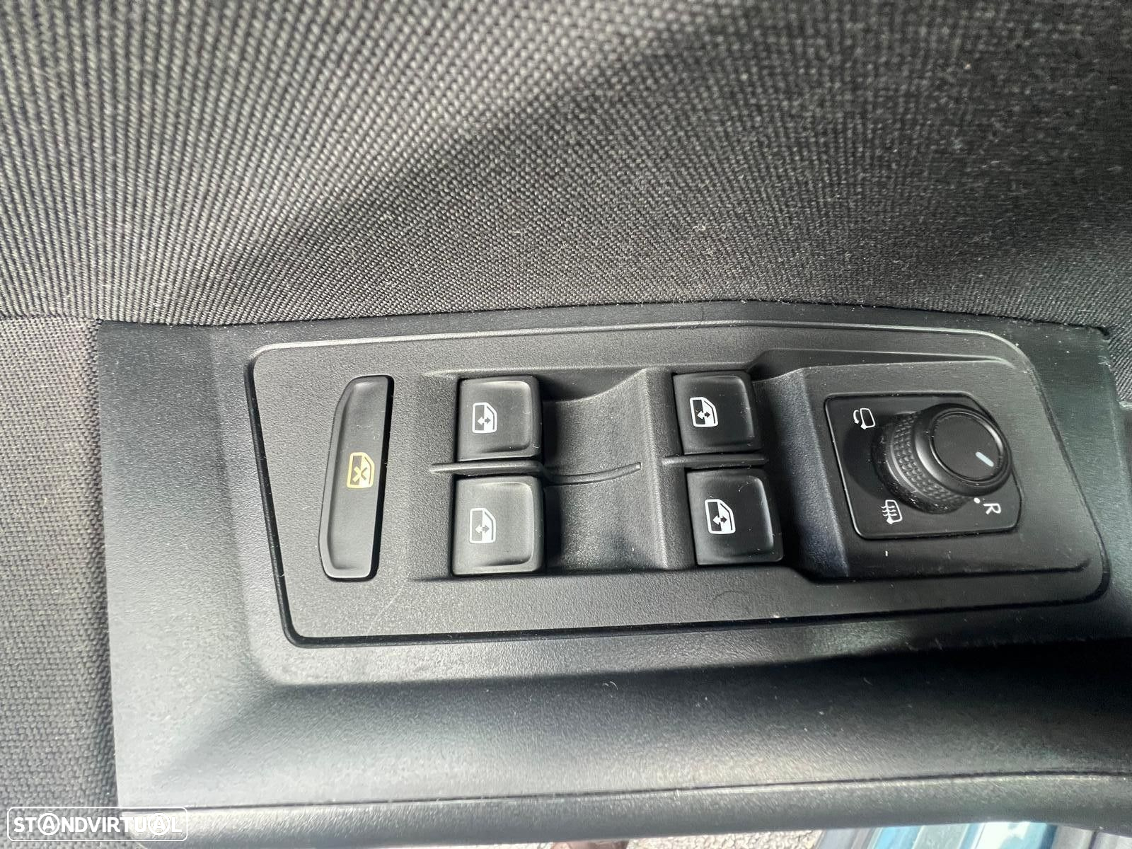 VW T-Roc 1.0 TSI - 12