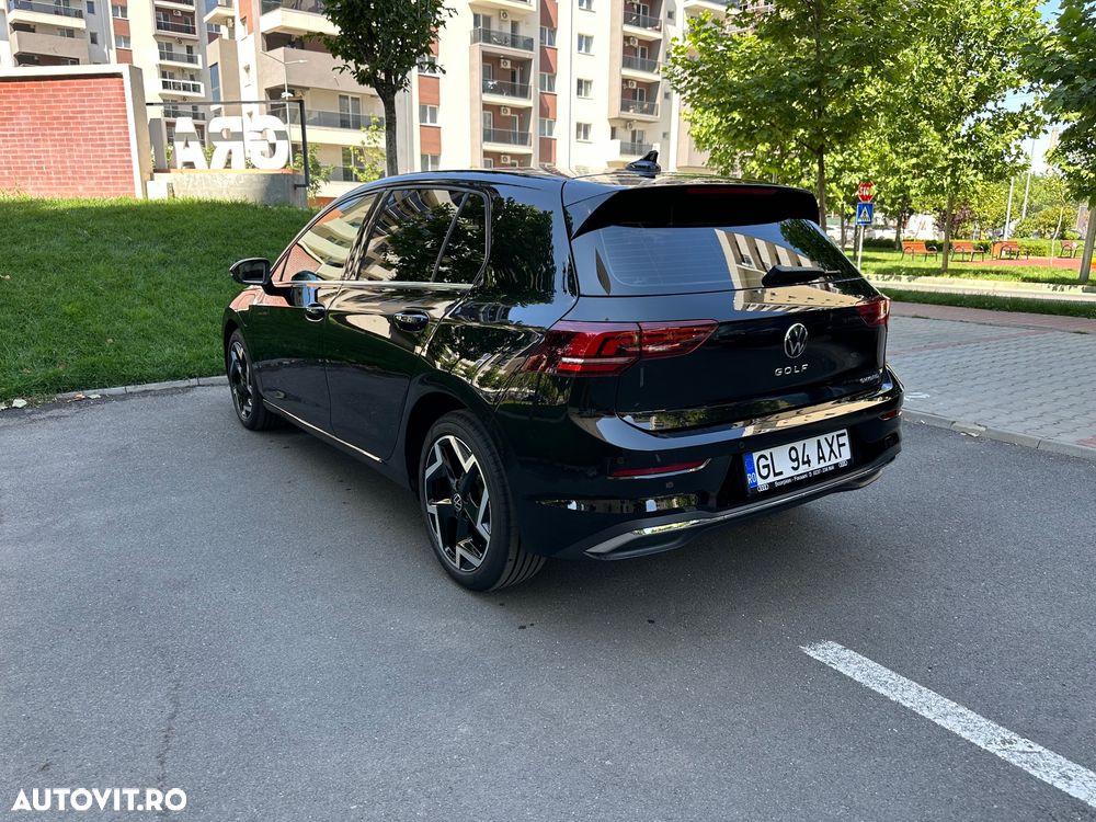 VOLKSWAGEN Golf 2025 — imagine 5