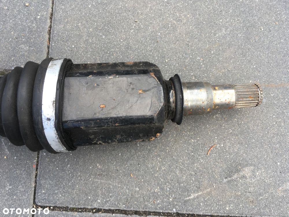 PÓŁOŚ PRAWY PRZÓD Mercedes-Benz A2533302200 - 2