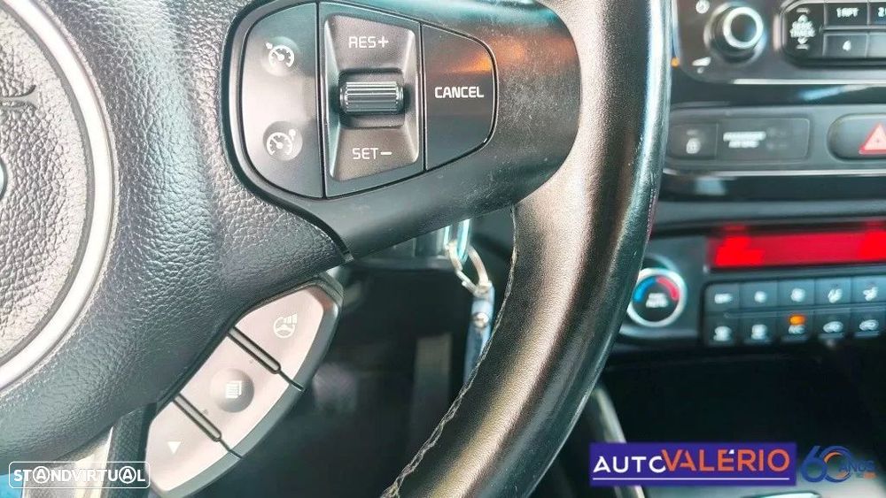 Kia Carens 1.7 CRDi ISG EX - 19