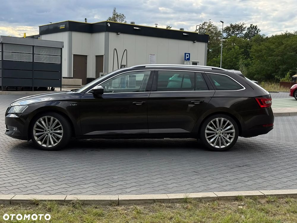 Skoda Superb 2.0 TDI 4x4 L&K DSG - 3