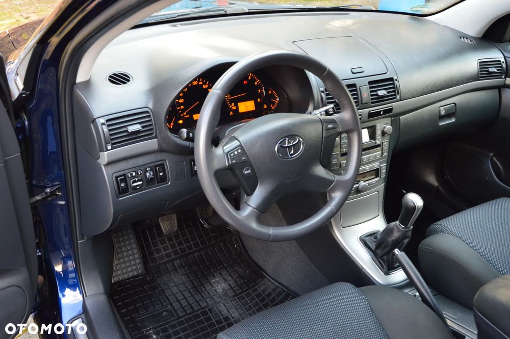 Toyota Avensis 1.8 VVT-i Sol - 10